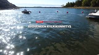 Avoveneen ajaminen kyljittäin laituriin