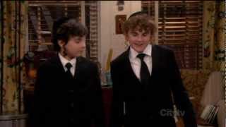 2 Broke Girls - Bar Mitzvah Boys