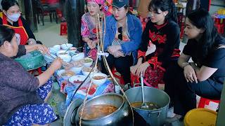 ĐI ĂN BÚN BÒ HUẾ & KHÁM PHÁ CHỢ ĐÔNG BA | ẨM THỰC CỐ ĐÔ HẤP DẪN | BẾP TRÊN BẢN