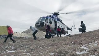 Refugiu turistic montat, la 2 150m, cu ajutorul elicopterului - NovaTv