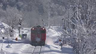 根室本線　野花南駅　列車交換