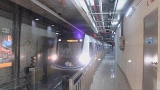 Ningbo Rail Transit Line 1 Train arrives at Donghuan South Road