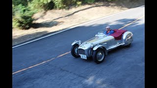 芦有ドライブウェイを走る1953 Lotus MKⅥ