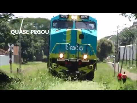 Trens Trem 3 Dash 9 E Duas Es43bbi Railways Brazil By Farina Youtube