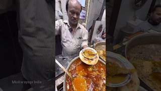 ये जनाब गरीब भाइयों को खिलाते हैं मटन चाप 😳 सिर्फ 90/- रुपए प्लेट 😱 #shorts #trending #ytshorts