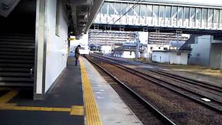 117系快速列車木曽川駅通過