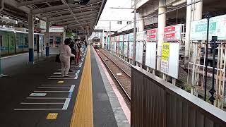 小田急8000系藤沢駅到着