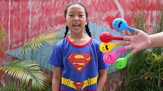 Keysha Bermain Mengisi Air Dalam Balon Daddy Finger Nursery Rhymes | Learn Colors With Balloons 2