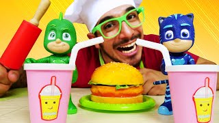 ¿Quién tiene hambre? Una hamburguesa para los PJ Masks. Cocina con Play Doh. Vídeos de juguetes.