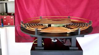 Musical Tesla Coil playing Bach - Tocatta Fugue, Kaizer DRSSTC 3 on a 3 mm iron plate