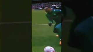 Ederson nearly did a own goal 😨😶