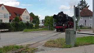 Schleudern / Durchdrehen der Räder beim Anfahren  - Dampflok Doppeltraktion Bahnübergang Nördlingen