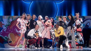 Minnie's Fashion Show - Mickey's 90th Spectacular