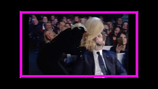 Michelle Hunziker bacia Tomaso Trussardi in diretta a Sanremo 2018 (FOTO)