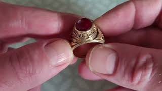 Retro U.S. AIRFORCE GRADUATION RING WITH RUBY AND 17.6G OF GOLD.