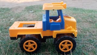 बच्चों के लिए छोटे ट्रक  खिलौना विडियो ।  बच्चों के लिए खिलौना सीखने के विडियो । खिलौना विडियो । (6)