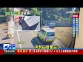 轎車追撞外送機車 滑行衝橋墩起火傳爆炸聲