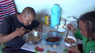 Rural wife-in-law to make snail powder for breakfast, just take the radish and radish