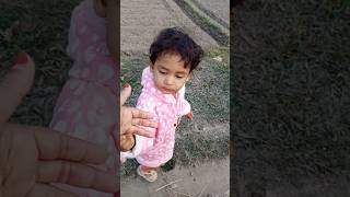 মা‌য়ের হাত ধ‌রে হা‌টে নুহা। #shorts #hellonusaiba #cutebaby #viralshorts