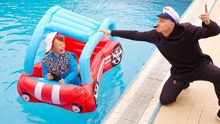 Ali kaçıyor ve Child Ali quickly goes on toy car