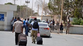 Varios países evacuan a sus ciudadanos en Libia por la intensificación de la violencia