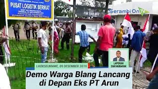 Demo di Depan Eks PT Arun Ricuh, Massa Robohkan Pagar dan Bakar Drum