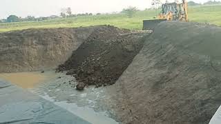 JCB Closing water pond | ಹೊಂಡ ಮುಚ್ಚುವುದು | Tractors India 🚜