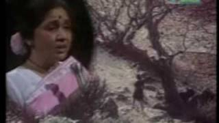 Asha Bhosle - Marathi Live - jambhul piklya jhadakhali