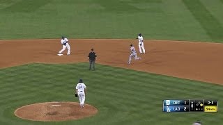 DET@LAD: Gordon turns the 4-6-3 double play