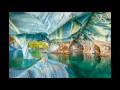 keindahan gua marble cathedral yang indah di tengah danau