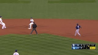 SD@LAD: Forsythe starts a double play in the 5th