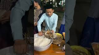 Paksuami ketika lapar terus ikut antri parasmanan