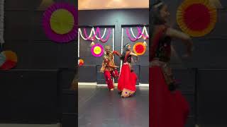 Kesariyo Rang #Shorts Dance Video #Right Direction #KesariyoRang #AseesKaur #AvneetKaur #tags