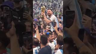 Messi being paraded around the pitch on kun aguero's shoulders hoisting the world cup trophy🙌#messi