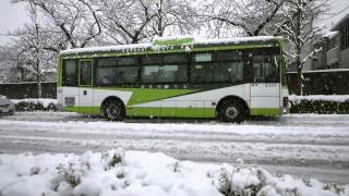 番外　雪で発進に手こずる国際興業バス - A Bus Slipping in the Snow