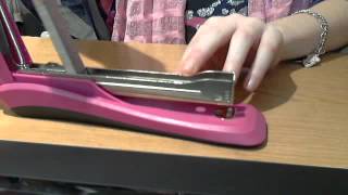 How to put Staples In your stapler