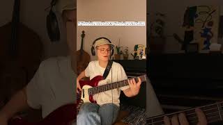 Susi plays Something Got Me Started by Simply Red #bassplayer #thomann