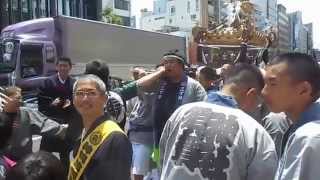 四谷・須賀神社　例大祭２０１５　連合神輿渡御　四谷三丁目　２０１５．６．７