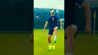 Cr7 Or me ?? 🤯🔥 double around the world ⚽🥵 at training #ronaldo #skills cr-7