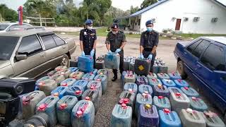 Kelantan border agencies nab duo trying to smuggle out petrol