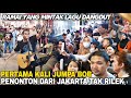 Sokongan Peminat Bob dari Indonesia Tepuk tangan tak berhenti | Dengar Bob nyanyi lagu Goyang Dumang