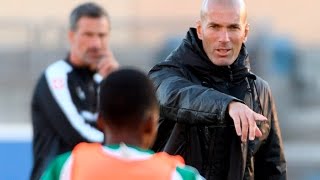 Zidane à l'entrainement avec les juniors