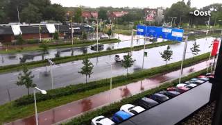 Wolkbreuk zorgt voor wateroverlast in Zwolle