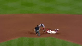 BOS@STL: Betts cuts down Carpenter at second base