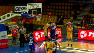 A.J. Walton - power dunk w SLOW MOTION - Gdynia Basket Cup 2015