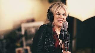 Lucinda Williams - Lu's Jukebox; Bob's Back Pages, A Night of Bob Dylan