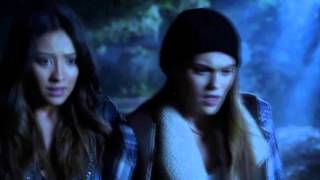 Pretty Little Liars - 3x15 - Paige almost has a panic attack; Mona + Spencer arrive at the meeting