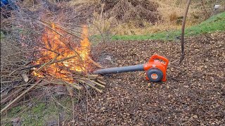 Letzter Teich Rundgang 2020 Feuer anfachen mit Laubpuster