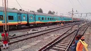 Loco: WAP 7 Train no.: 12313 SDAH NDLS Rajdhani Express Location: Dumdum Jn.Video