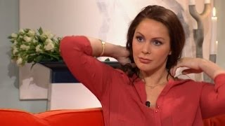 Tyra Sjöstedt om sitt beroende av värktabletter - Malou Efter tio (TV4)